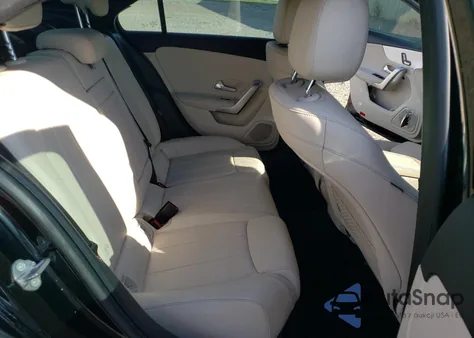 2019 Mercedes-Benz A 220 z USA, uszkodzony, nr VIN WDD3G4EB9KW019789